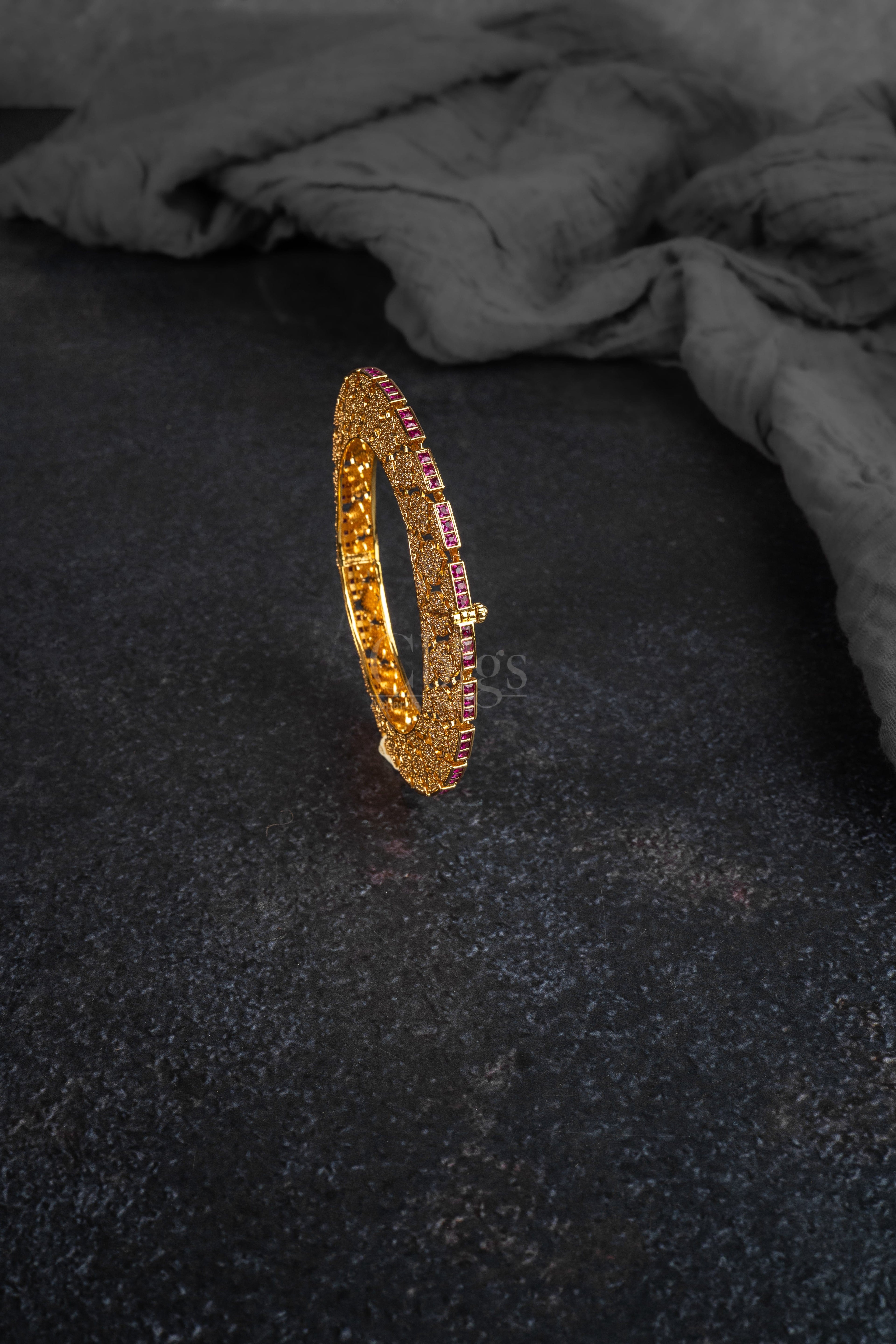 Antique Pattern Bridal Bangle